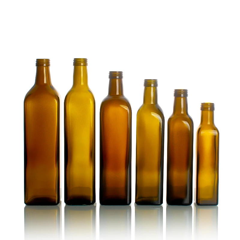 بطری های روغن زیتون